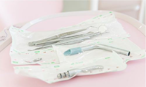 滅菌パック入り治療器具　イメージ